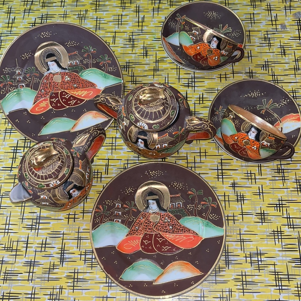 Antique Moriyama Dragonware moriage collection